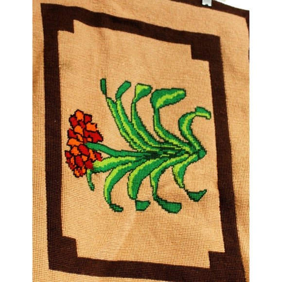 Vtg 1976 IER Handmade Wool Needlepoint 5' Floor Covering Rug Flower Brown Square - Picture 3 of 9